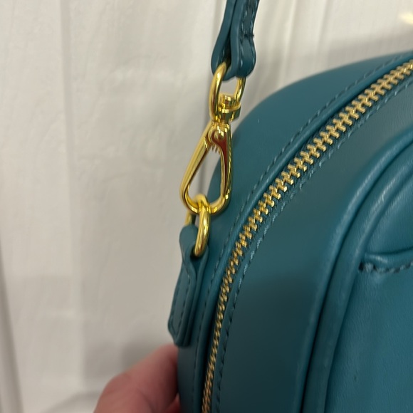 Joy & Iman Crossbody Bag - Picture 3 of 11